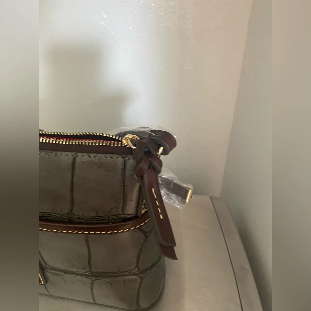 DOONEY AND BURKE..Gray Croc-Embossed Crossbody Bag - Picture 7 of 16
